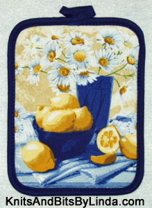 Lemons and daisies pot holder