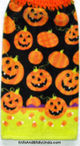 halloween towel with pumpkins and jack-o-lanterns