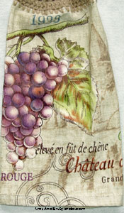  hanging hand towel with wine grapes